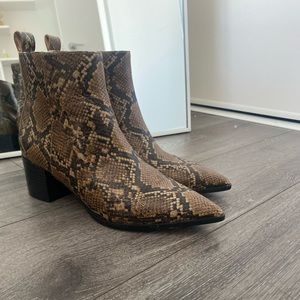 Saks Fifth Avenue - Emerson Snakeskin-Embossed Leather Booties - Size 8